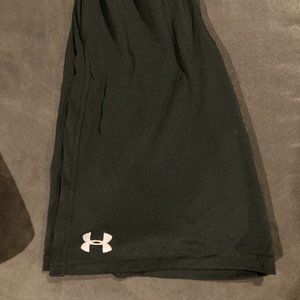 BOYS YOUTH LARGE UNDER ARMOUR SHORTS